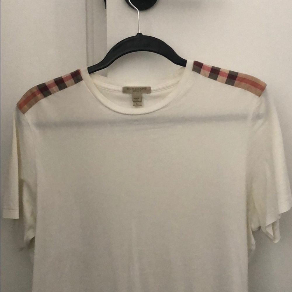 Burberry short sleeved t shirt (M)